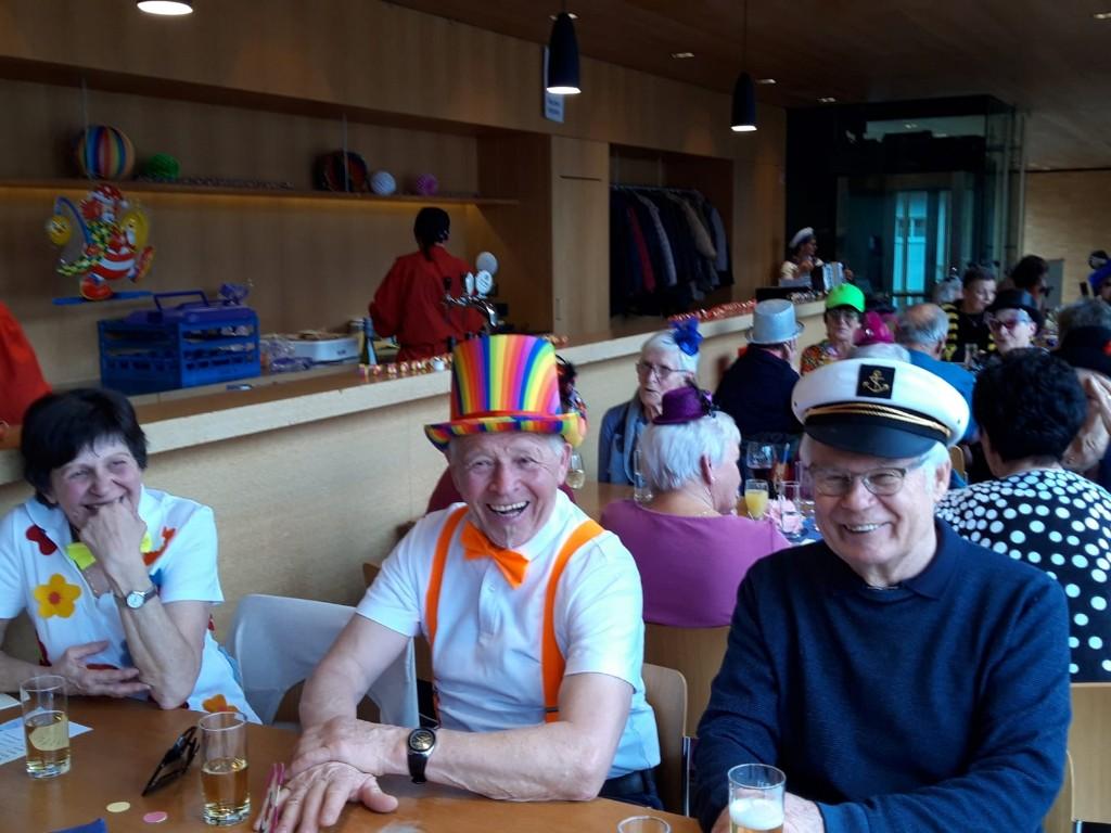 Faschingscafe 2025 - lachende Faschingsnarren